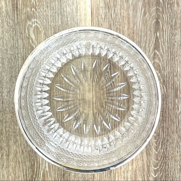 Glass bowl with silver trim - Picture 7 of 10